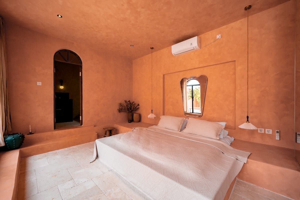 Bottom 2 bedroom